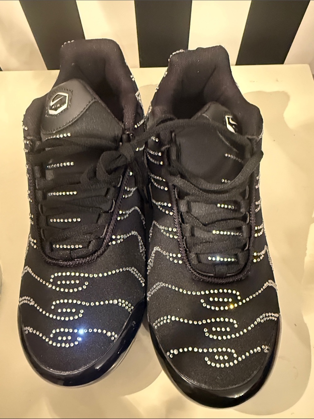 Nike Black womens Rhinestone-Accent Sneakers size 7 BNWOB